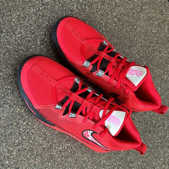 Nike Kyrie Flytrap VI 6 Red Kids size - Picture 11 of 15